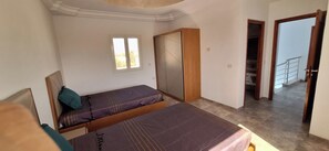 3 bedrooms, iron/ironing board, free WiFi, bed sheets
