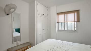 1 dormitorio, tabla de planchar con plancha, wifi gratis y ropa de cama