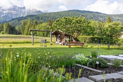 Appartement '1' avec vue sur les montagnes, jardin partagé et Wi-Fi