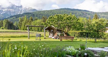 Appartement '1' avec vue sur les montagnes, jardin partagé et Wi-Fi