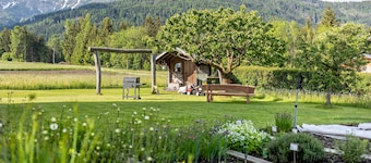 Apartment '3' with Mountain View, Shared Garden and Wi-Fi