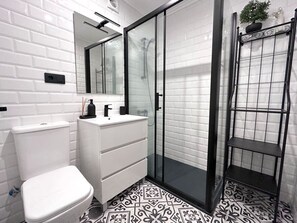 Hair dryer, towels