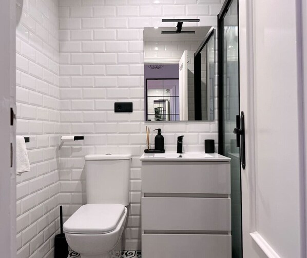 Hair dryer, towels