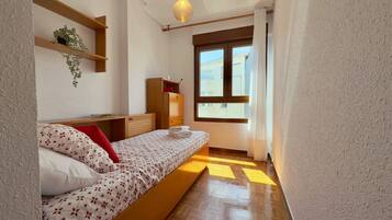 3 Schlafzimmer, Bügeleisen/Bügelbrett, Bettwäsche