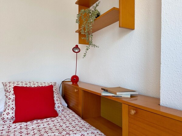 3 chambres, fer et planche à repasser, draps fournis