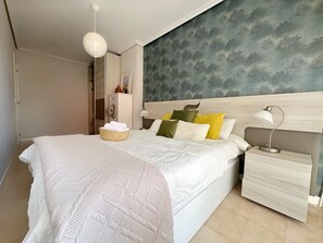 2 bedrooms, iron/ironing board, bed sheets