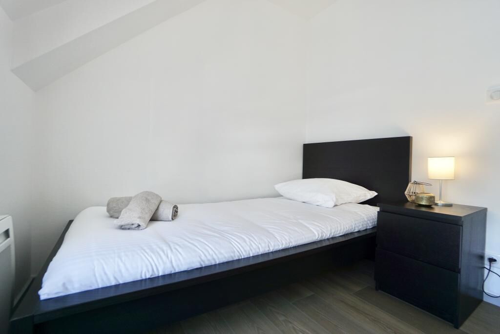 1 bedroom, WiFi (free), bed sheets