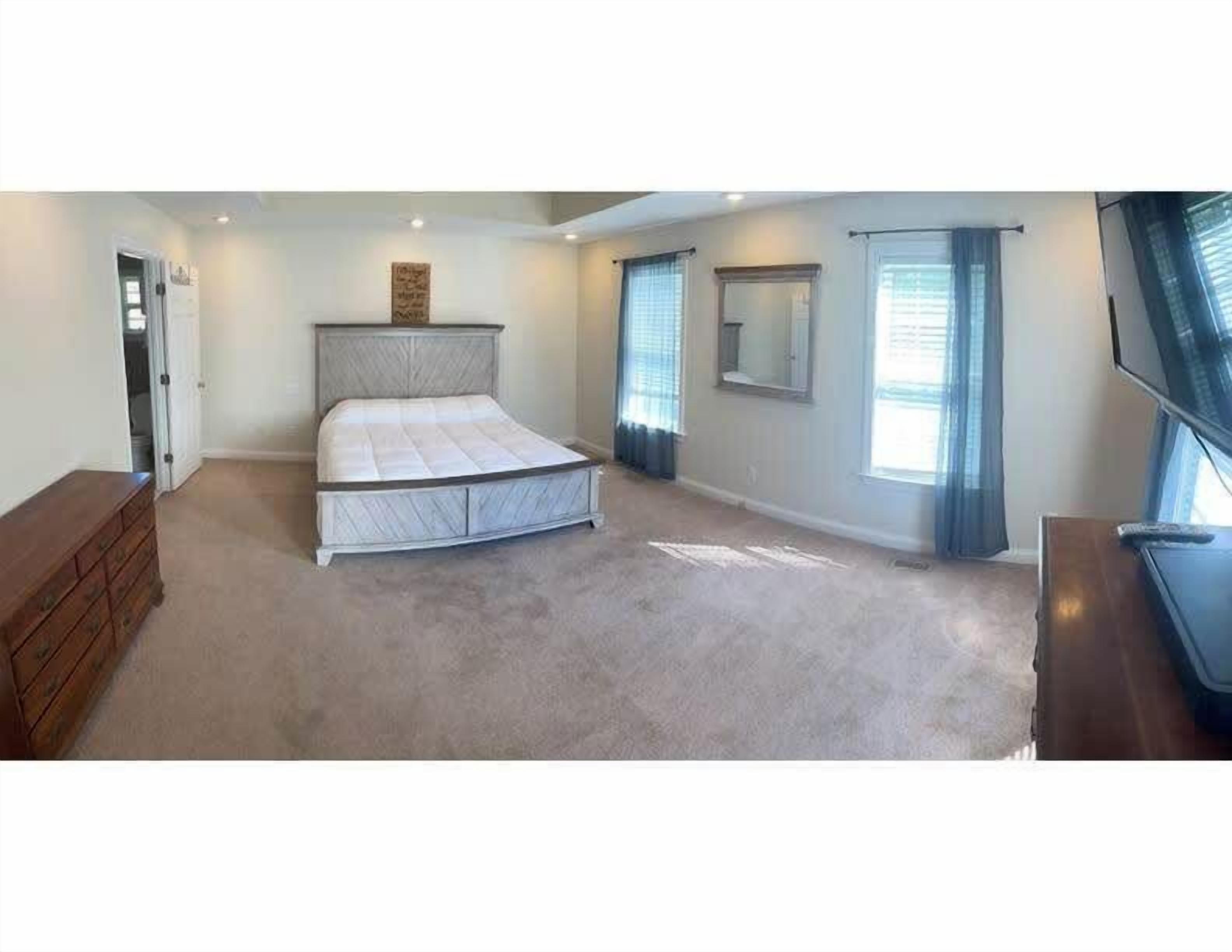 master bedroom king downstairs