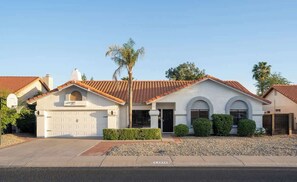 Exterior - Sleeps 18 | Beautiful Resort Style | Heated Pool (Scottsdale)