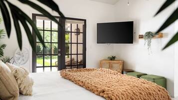 4 bedrooms, iron/ironing board, travel cot, WiFi