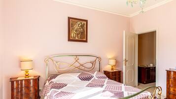 4 bedrooms, free WiFi, bed sheets