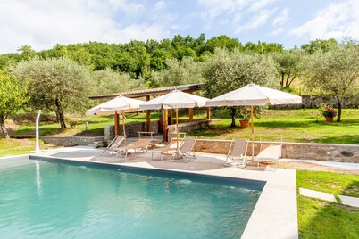 Apartment 'Villa La Lanterna Bianca' with Mountain View, Wi-Fi and Air Conditioning