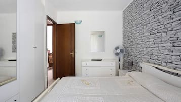 1 habitación, wifi gratis y ropa de cama