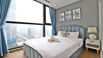 Standard Apartment, 2 Bedrooms, Kitchen, Lake View | City view