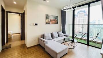 Standard Apartment, 2 Bedrooms, Kitchen, Lake View | Premium bedding, pillowtop beds, in-room safe, individually decorated