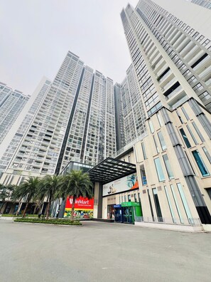 Front of property - Mira Housing- Vinhome Skylake Luxury Apartment (Hanoi)