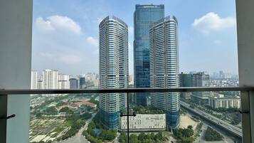 Standard Apartment, 3 Bedrooms | City view