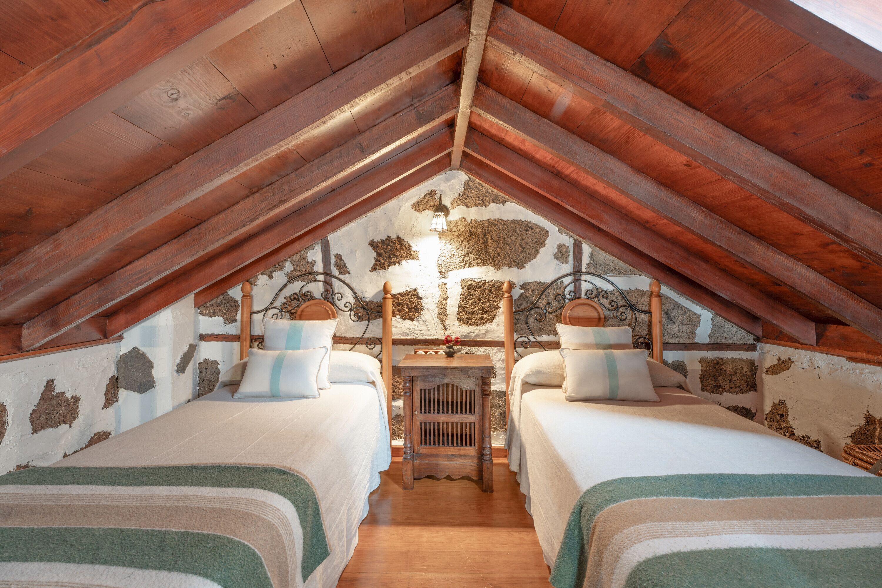 1 dormitorio, tabla de planchar con plancha, wifi gratis y ropa de cama