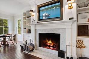 Interior - Lost Lane | Luxury Retreat w/ Hot Tub & Trails (Ellison Bay)