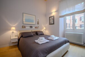 2 habitaciones, tabla de planchar con plancha, wifi y ropa de cama 