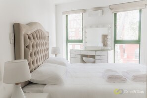 2 bedrooms, desk, iron/ironing board, WiFi