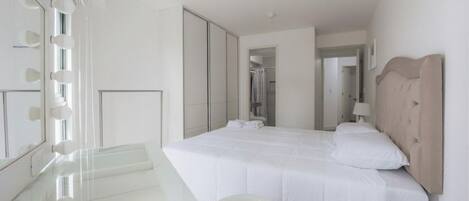 2 Schlafzimmer, Schreibtisch, Bügeleisen/Bügelbrett, WLAN