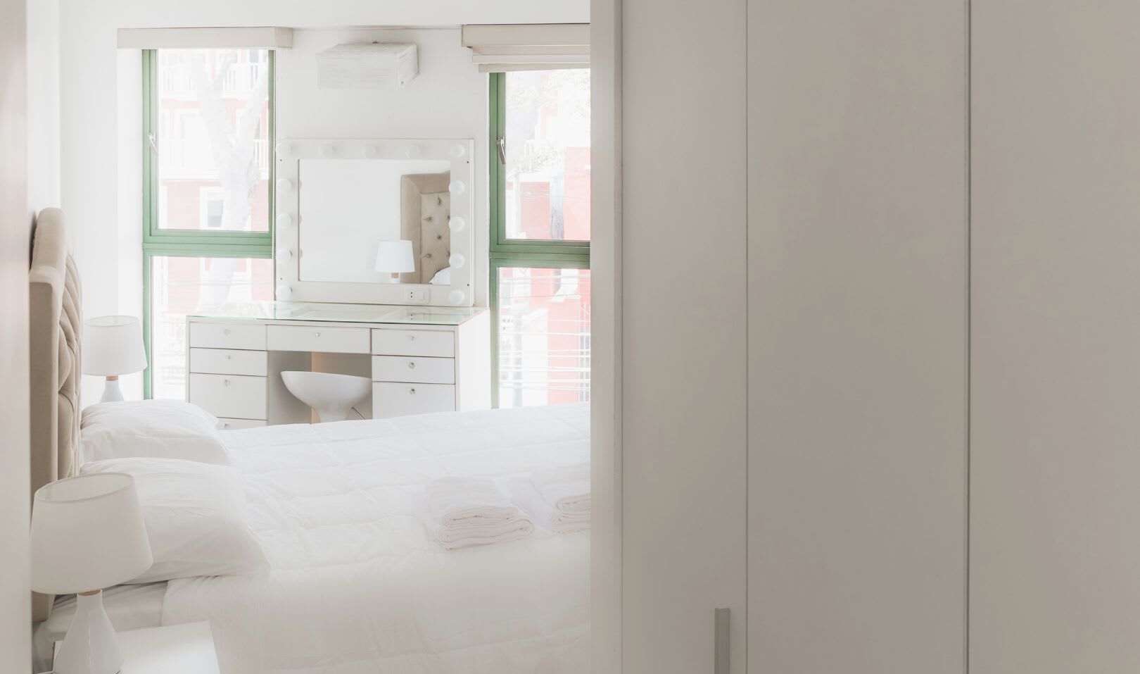 2 Schlafzimmer, Schreibtisch, Bügeleisen/Bügelbrett, WLAN