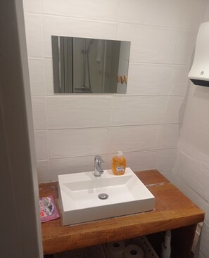 Jabón y papel de baño