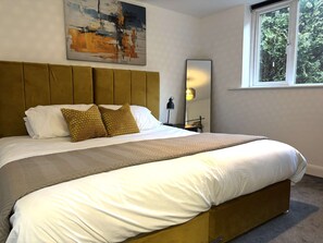 7 soveværelser, skrivebord, strygejern/strygebræt, Wi-Fi