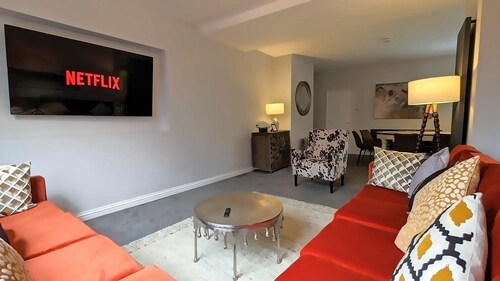 Group-Friendly Luxury Home in Solihull - Sleeps 14, near NEC & BHX