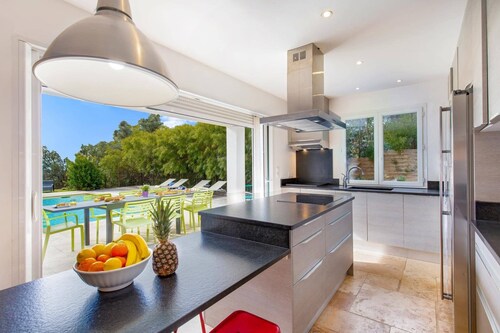 Villa Les Lavandieres by Villa Plus