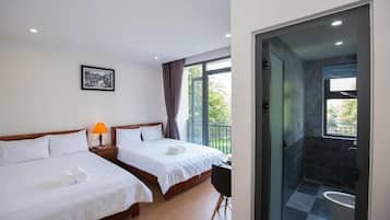 Family Room, Balcony | Free WiFi