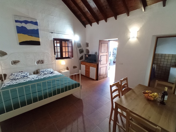 1 bedroom, iron/ironing board, WiFi, bed sheets
