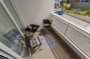 Apartemen (A1) | Teras/patio