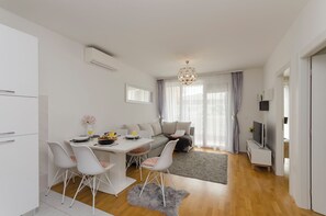 Apartemen (A1) | Tempat makan