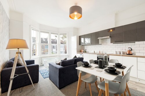 Stunning 5-bed Maisonette in Bristol