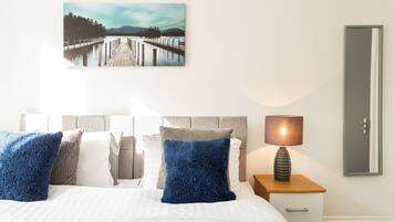 5 bedrooms, free WiFi, bed sheets