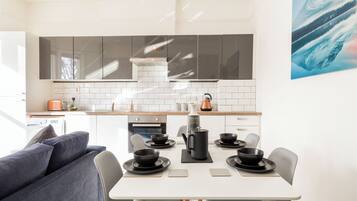 House | Private kitchen | Fridge, microwave, oven, stovetop