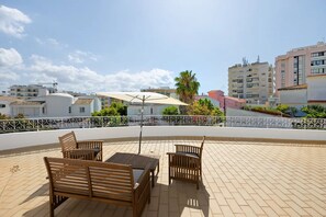 Terrace/patio - 5 bedroom villa in portimã£o (Portimão)