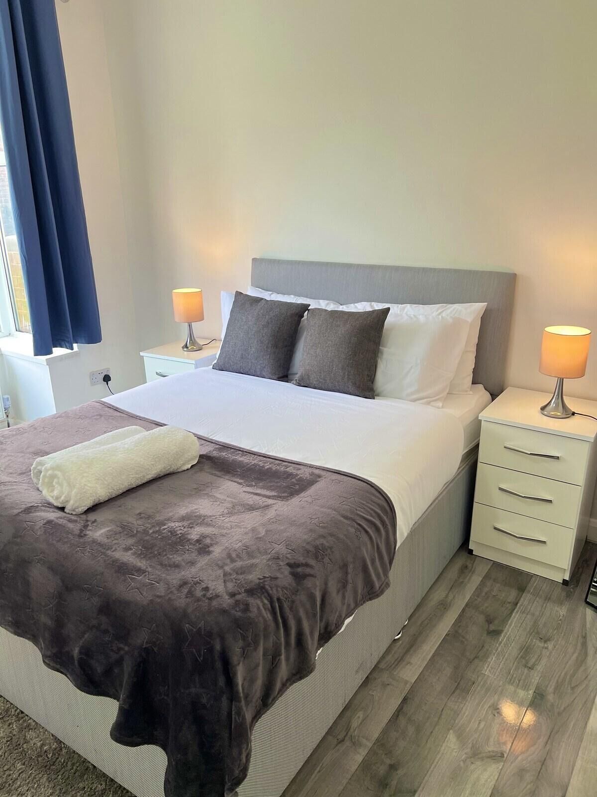 House | 4 bedrooms, iron/ironing board, free WiFi, bed sheets