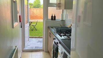 House | Private kitchen | Fridge, microwave, oven, stovetop