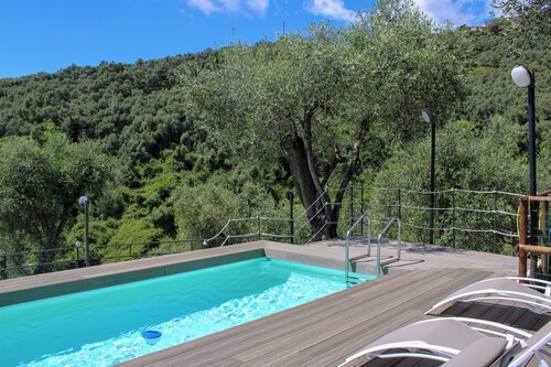Fior d'Olivo – Apartment with a pool near the sea in Sestri Levante
