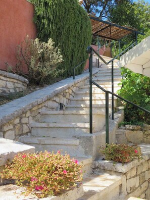 Property grounds - Sarakinatika House (Corfu)
