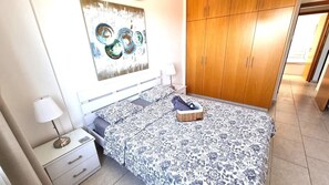 2 chambres, bureau, fer et planche à repasser, Wi-Fi