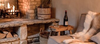 Iconic Thatched Cottage, Iconic 17th Century Thatched Cottage