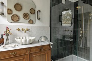 Hair dryer - Beautiful Georgian Apartment in the Centre of Bath, Beautiful Apartment in the Centre of Bath (Bath)