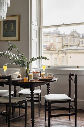Dining - Beautiful Georgian Apartment in the Centre of Bath, Beautiful Apartment in the Centre of Bath (Bath)