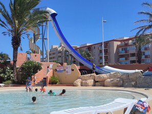 Piscine couverte, piscine extérieure