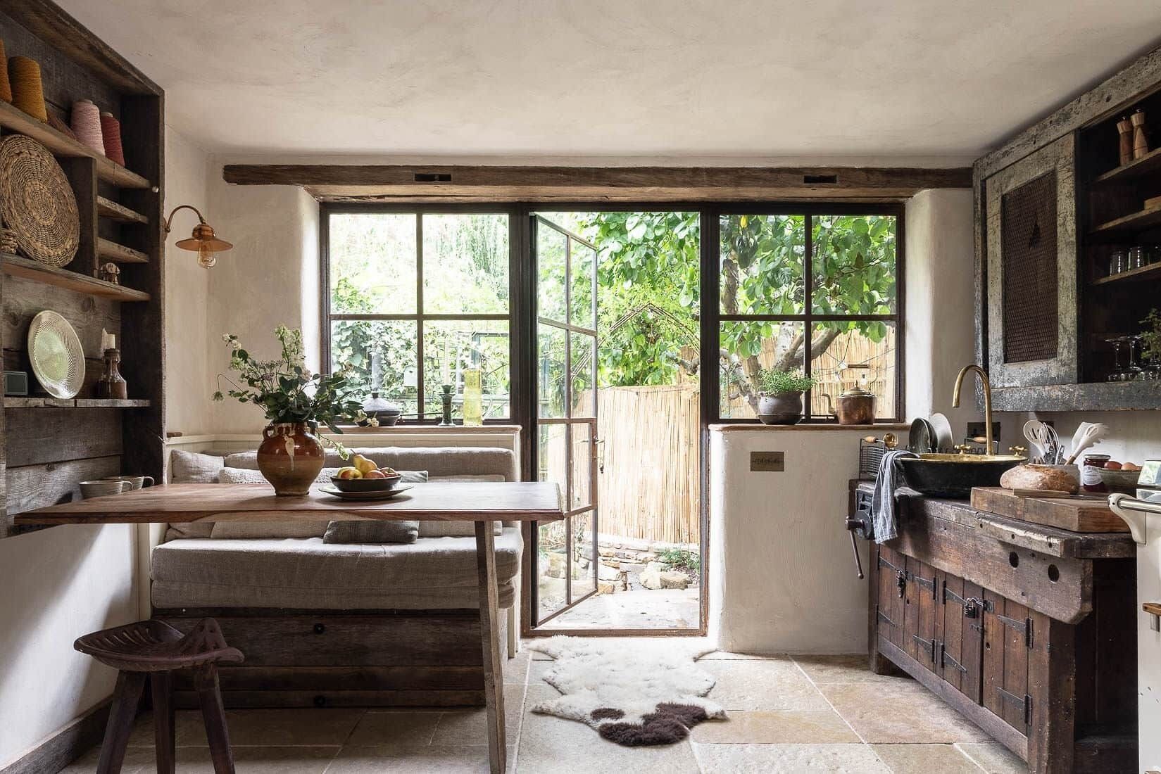 Televisie, een open haard en een stereo