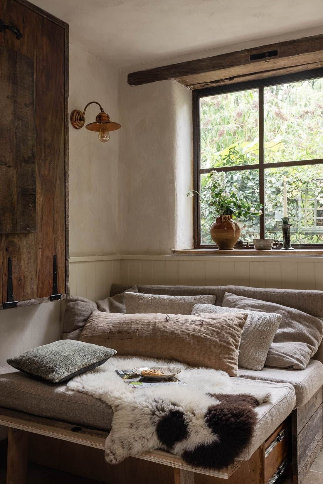 TV, fireplace, stereo